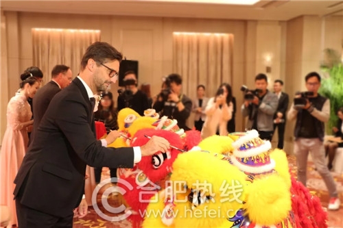 舞狮点睛